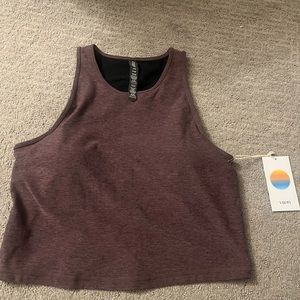 Super cute Vuori crop top - never worn, with tags on.